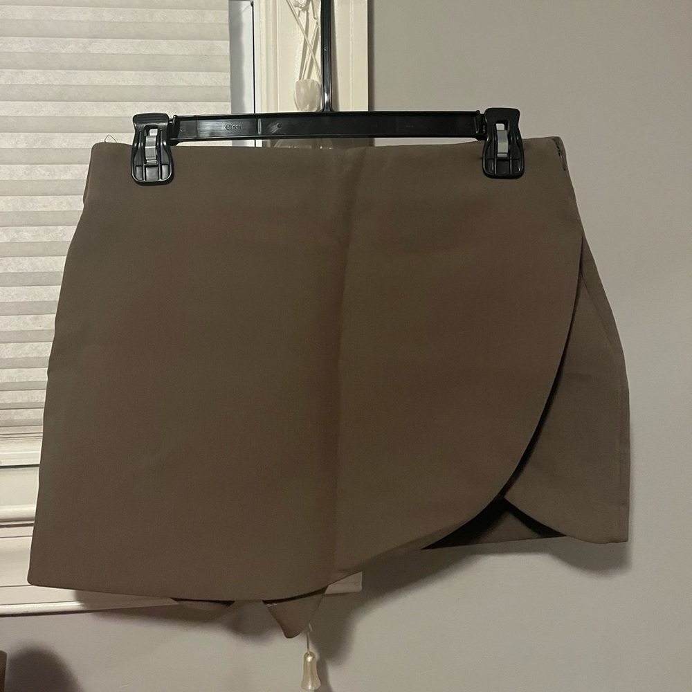 Zara Taupe skort